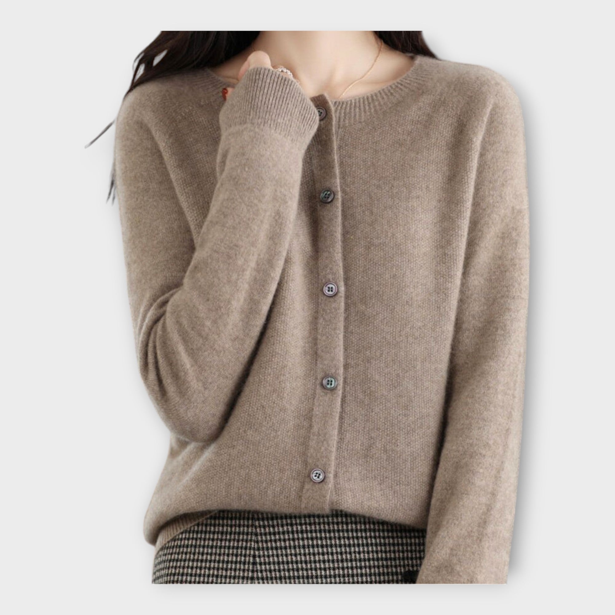 Elegantan Kardigan sa Gumbima za Sve Prilike Stil Premium