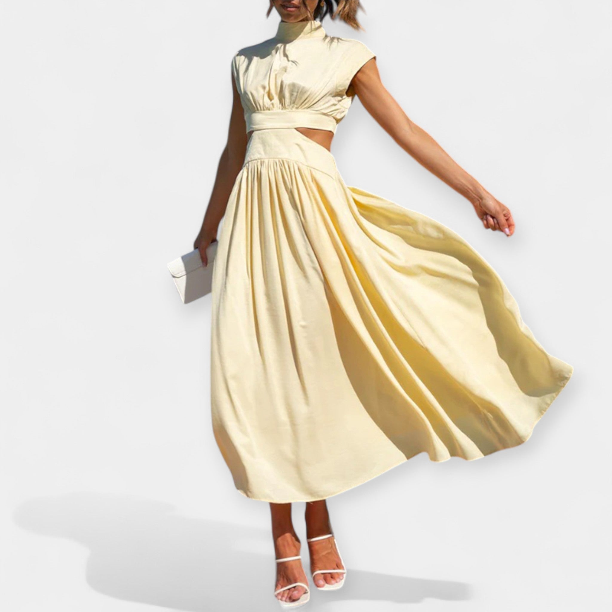 Elegantna Haljina S Visokim Vratom Kratkim Rukavima