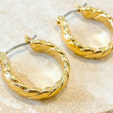 Marina Twist Hoop Naušnice S 18K Zlato Pozlaćene Na Mesing Bazi S Anti Tarn Slojem I Futrolom Od Umjetnog Nubuka