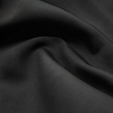 Minimalistički Elegantni Top s Zlatnim Detaljem za Stil