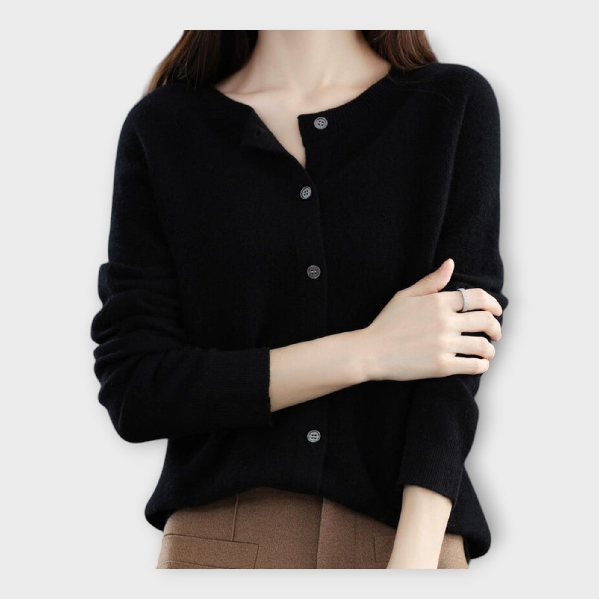 Elegantan Kardigan sa Gumbima za Sve Prilike Stil Premium