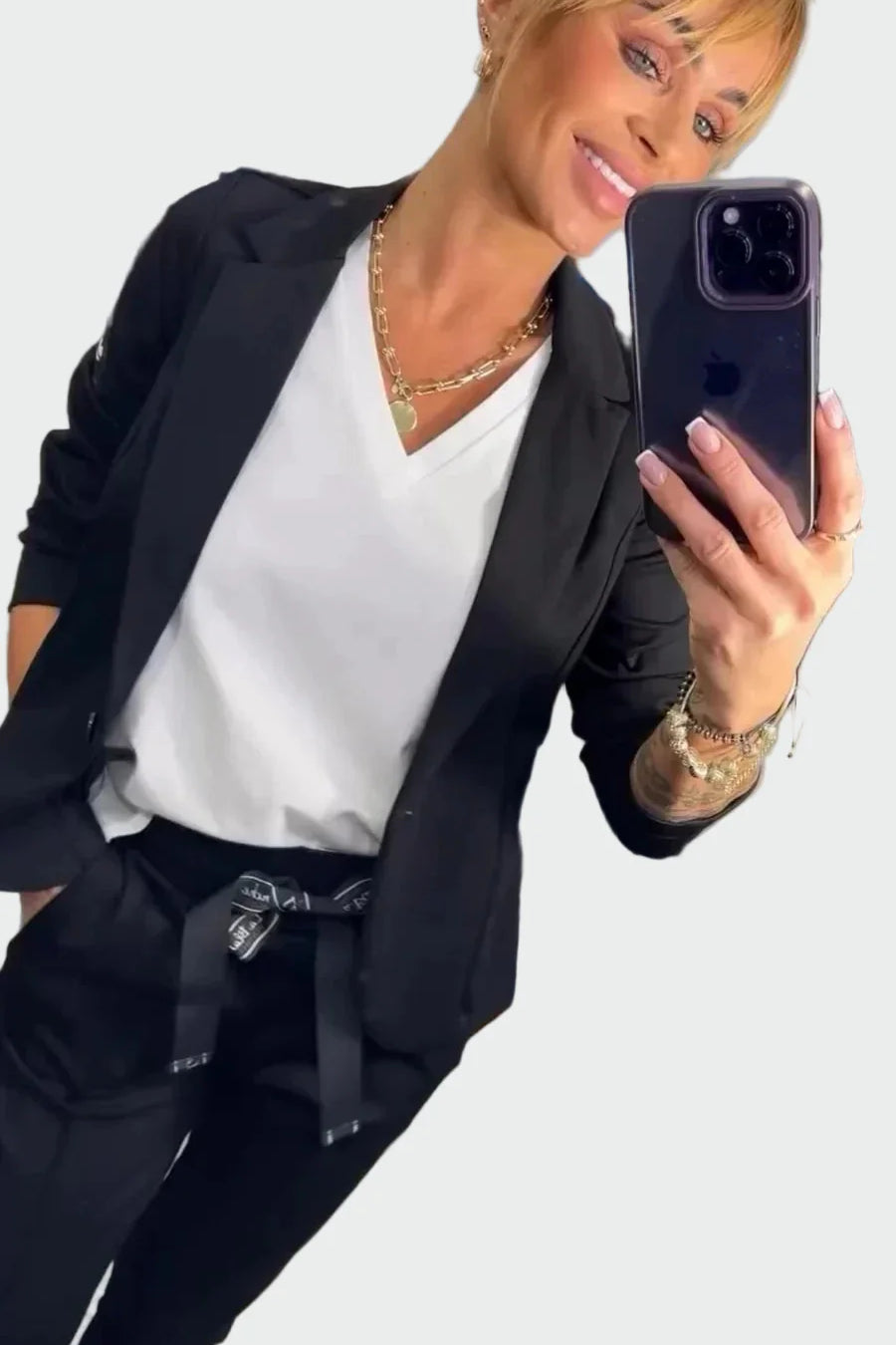 Savršena Ravnoteža Elegancije i Udobnosti u Posebnom Dizajnu