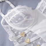 Léna Ogrtač I Donje Rublje Od Mreže Sa Srcolikim Uzorkom I Čipkastim Trakama Za Romantičan Izgled