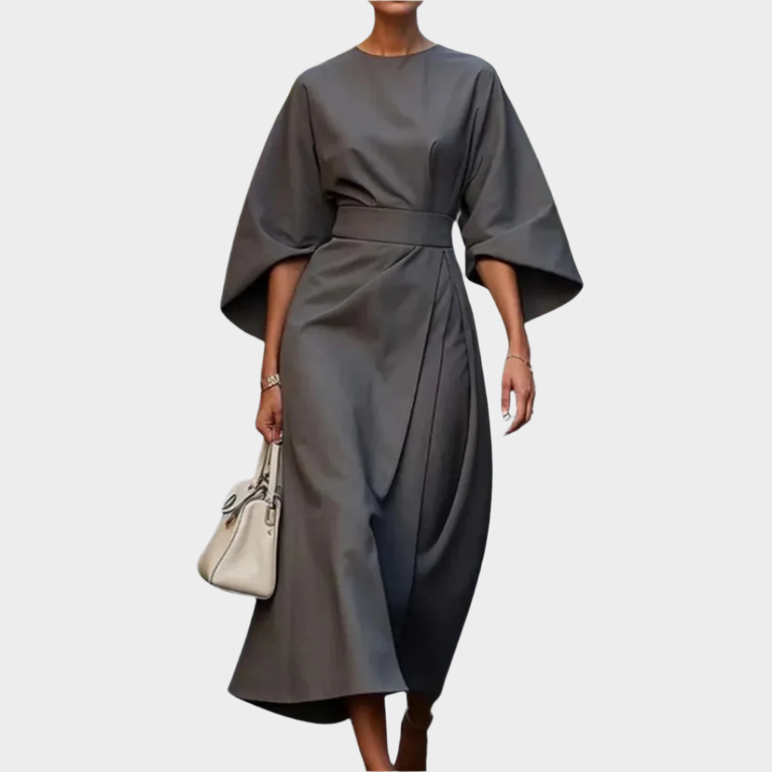 Šik Minimal Haljina S Remenom I Širokim Rukavima Dizajna