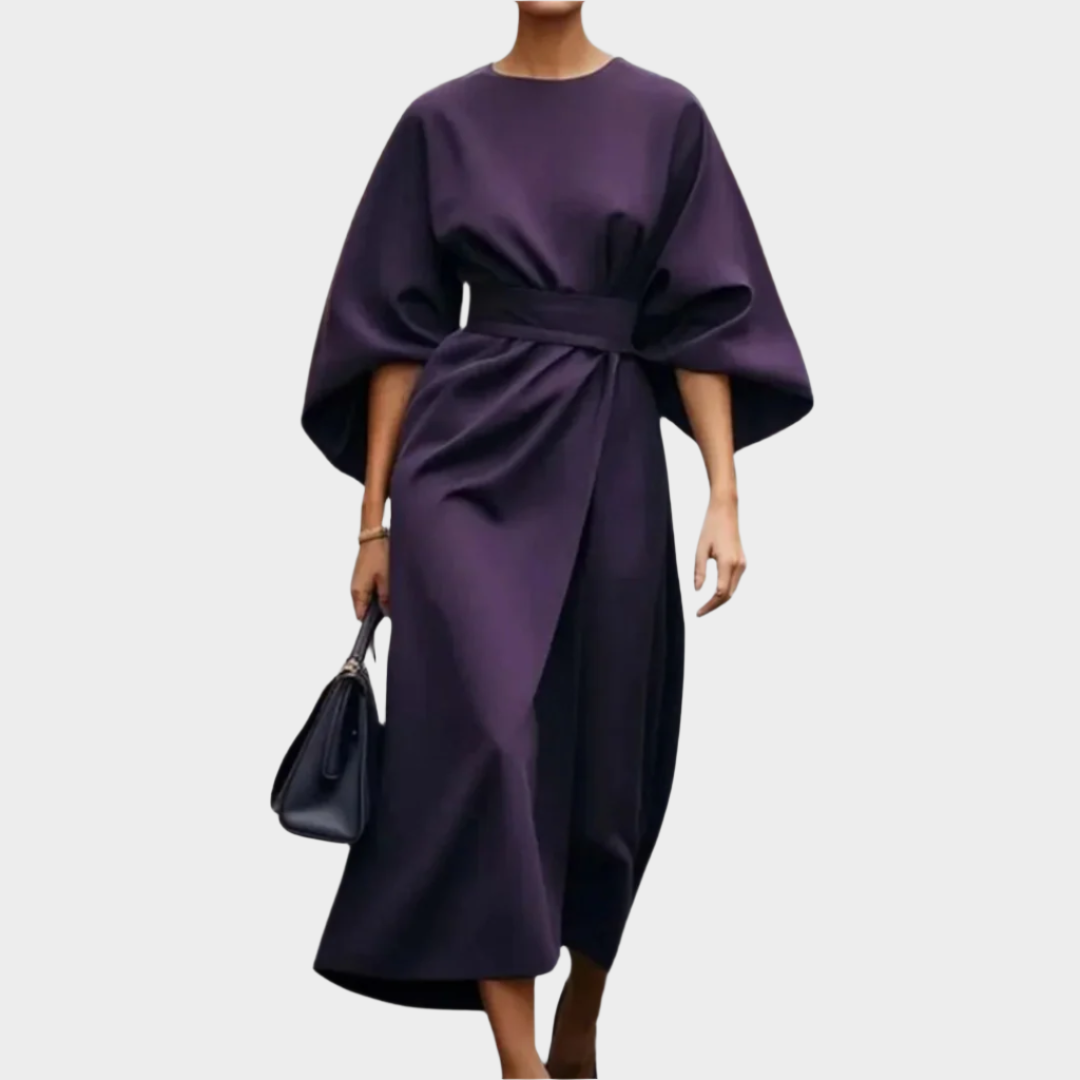 Šik Minimal Haljina S Remenom I Širokim Rukavima Dizajna