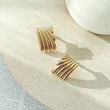 Rina Zlatne Naušnice Sa Teksturiranim Metalom I Čepom Za Zatvaranje Dužine 3,5 cm I Širine 2,5 cm