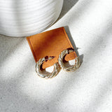 Amalie Zlatne Kružne Naušnice S Premazom Od 18K Zlata Na Bazi Mesinga Za Elegantan I Svestran Stil