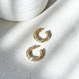 Amalie Zlatne Kružne Naušnice S Premazom Od 18K Zlata Na Bazi Mesinga Za Elegantan I Svestran Stil