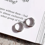 Island Glow Obručaste Naušnice Huggie Od Srebra Sterling Za Cjelodnevnu Udobnost I Eleganciju