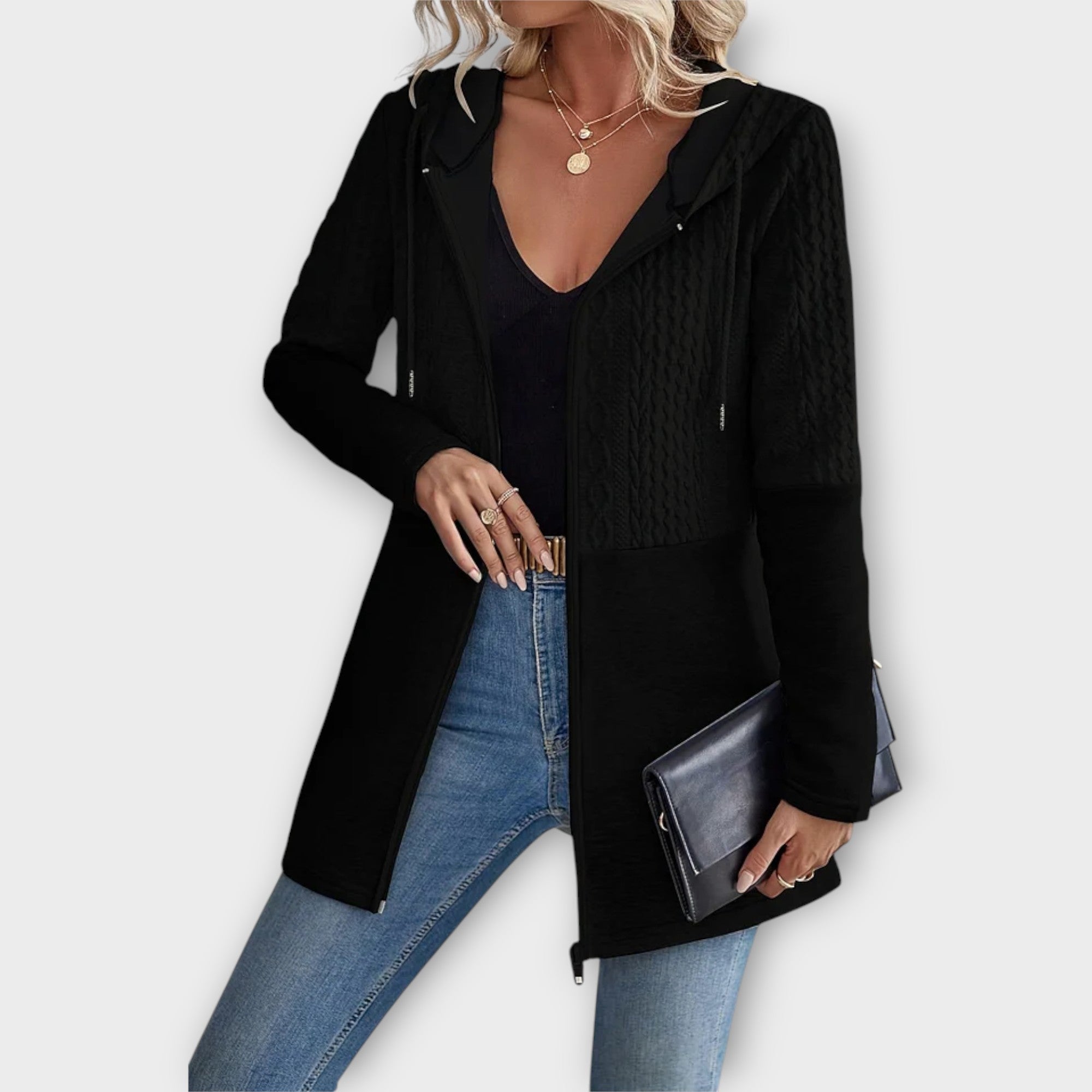 Elegantna Kapuljačasta Jakna S Modernim Detaljima XL