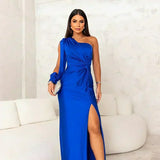 Melyssa Elegantna Jednoredna Večernja Maxi Haljina Sa Sjajnom Fluidnom Tkaninom I Drapiranom Siluetom