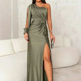 Melyssa Elegantna Jednoredna Večernja Maxi Haljina Sa Sjajnom Fluidnom Tkaninom I Drapiranom Siluetom