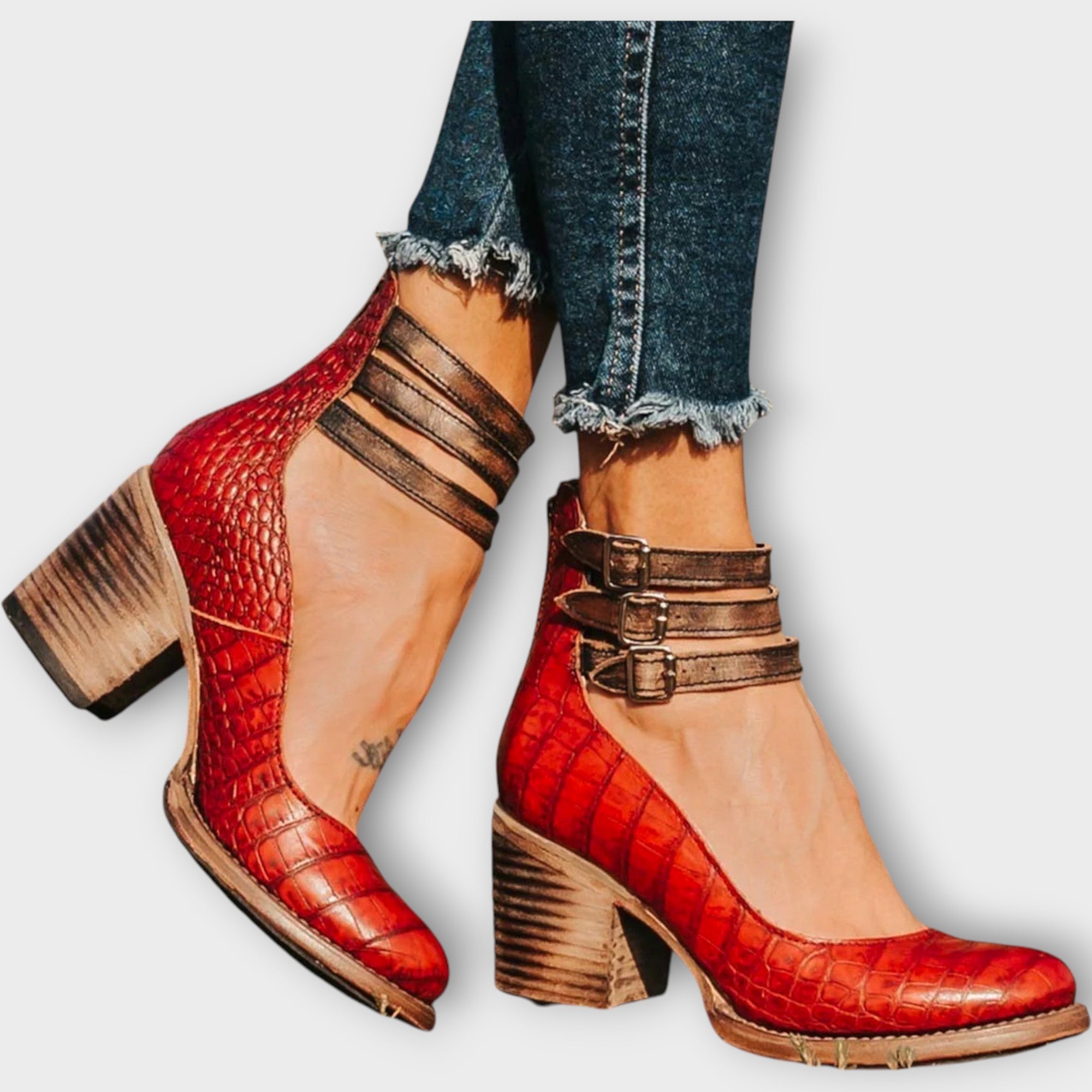 Cipele s Višestrukim Trakama i Debelom Potpeticom Ginevra