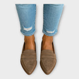 Elegantni Loafers Sa Modernom Linijom Za Sve Prigode