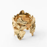 Metalna Narukvica S Teksturiranim Cvjetnim Uzorkom Za Svečane I Svakodnevne Prigode