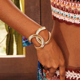 Metalna Teksturirana Geometrijska Narukvica Sa Modernim Dizajnom Za Sve Prigode I Svakodnevnu Eleganciju