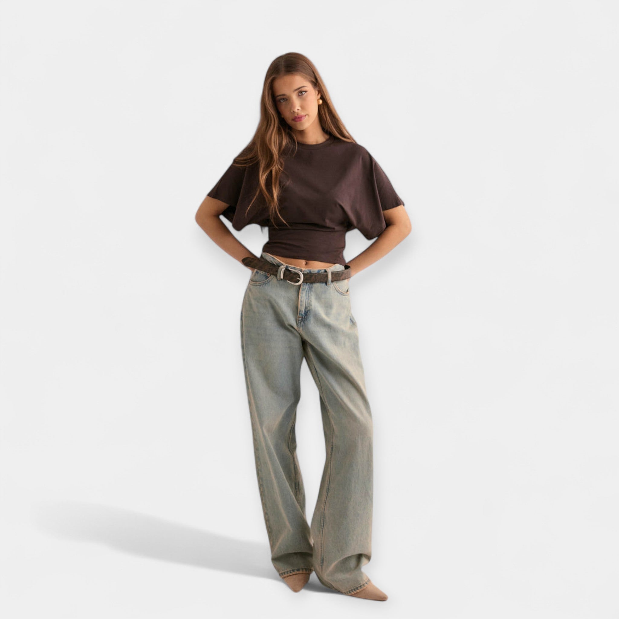 Bluza S Udobnim Širokim Rukavima I Naglašenim Strukom