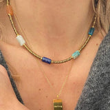 Moira Ogrlica S Višebojnim Kamenjem Za Dramatičan Stil Na Večernjim Događanjima I Svečanostima