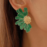 Sibyl Naušnice Sa Polucvjetnim Dizajnom I Elegantnim Cvjetnim Elementom Za Sve Prigode